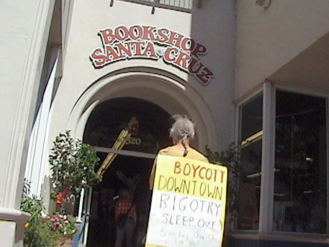 bernardklitznerpicketingbookshopsantacruzaug52007.jpg